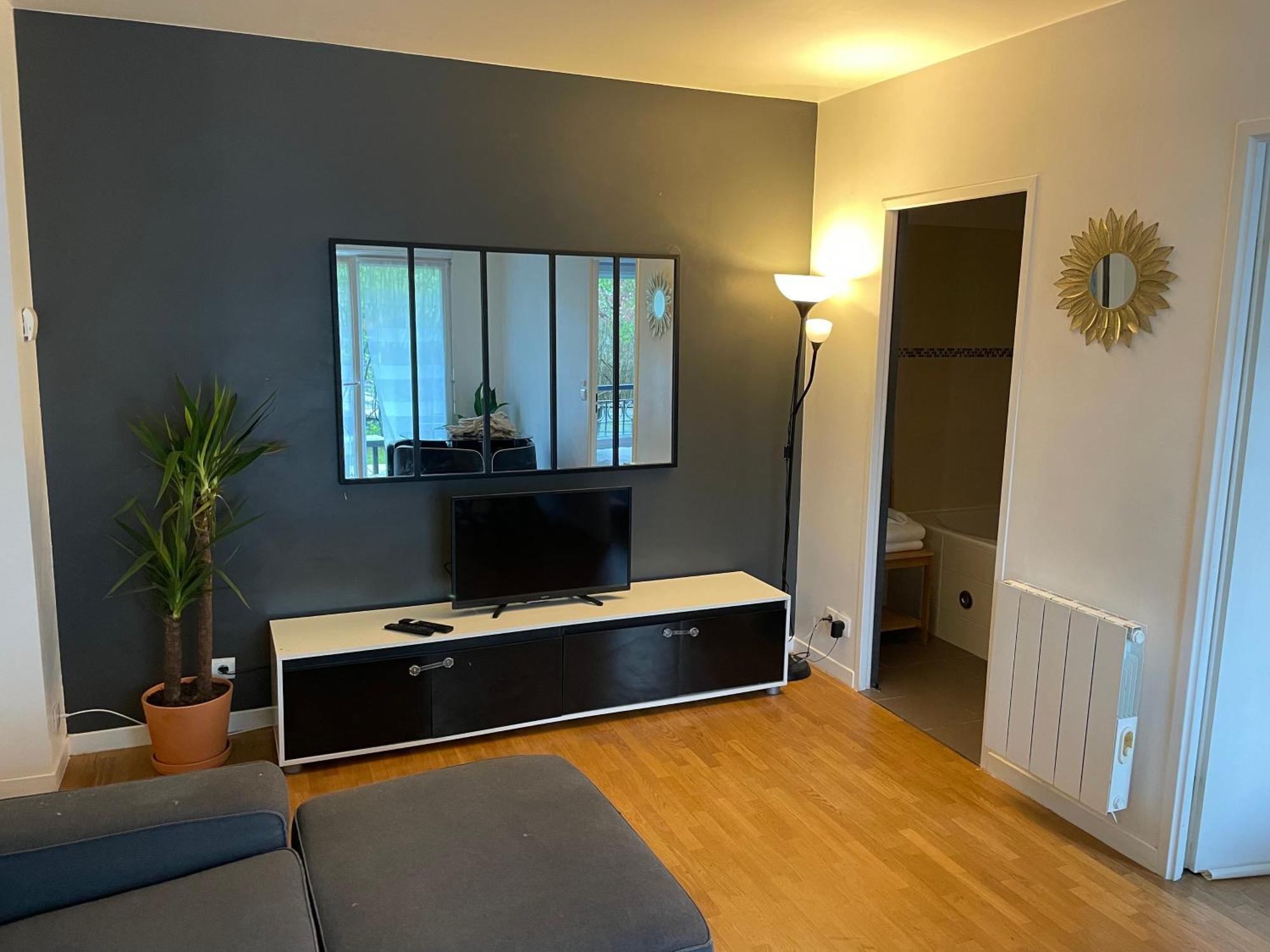 1 Bedroom With Garden, Train Station, Disneyland, Val D'Europe Bussy-Saint-Georges Exterior photo